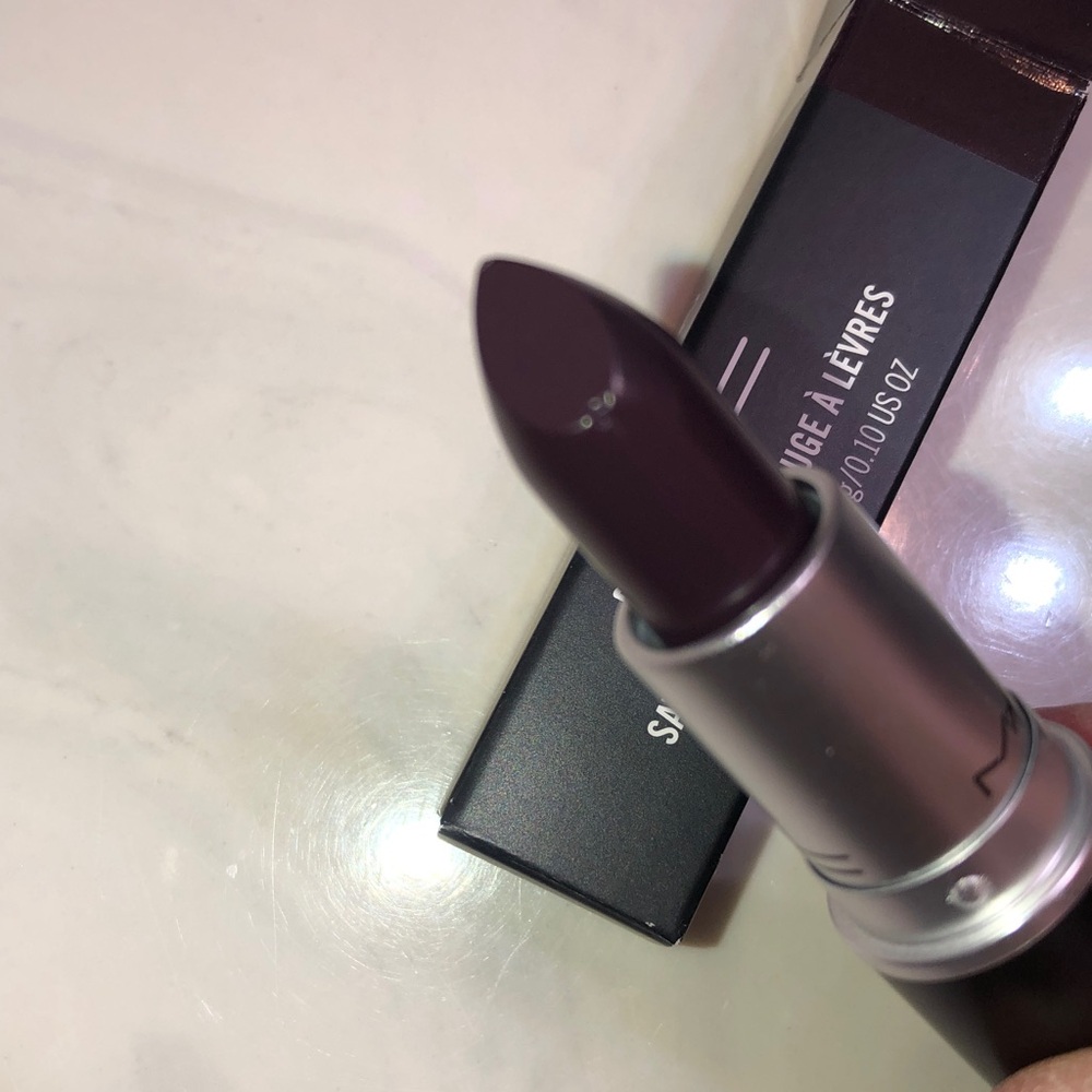 MAC Satin Lipstick Shade 805 Cyber 3g Discontinued Shade NEW With BOX - Picture 7 of 11